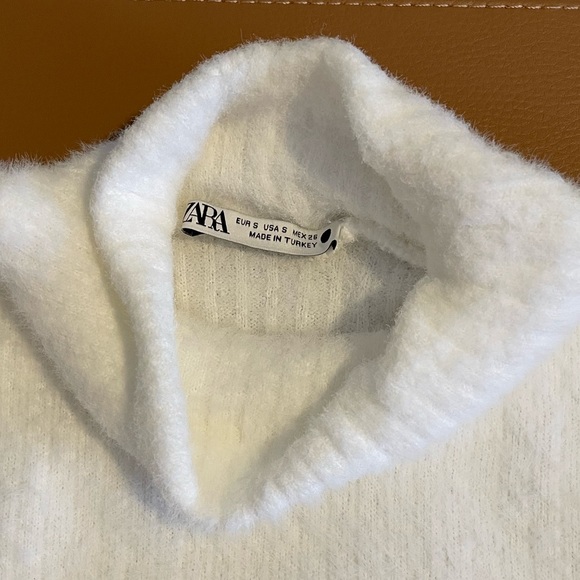 ZARA MOCK NECK TOP. - Picture 5 of 5